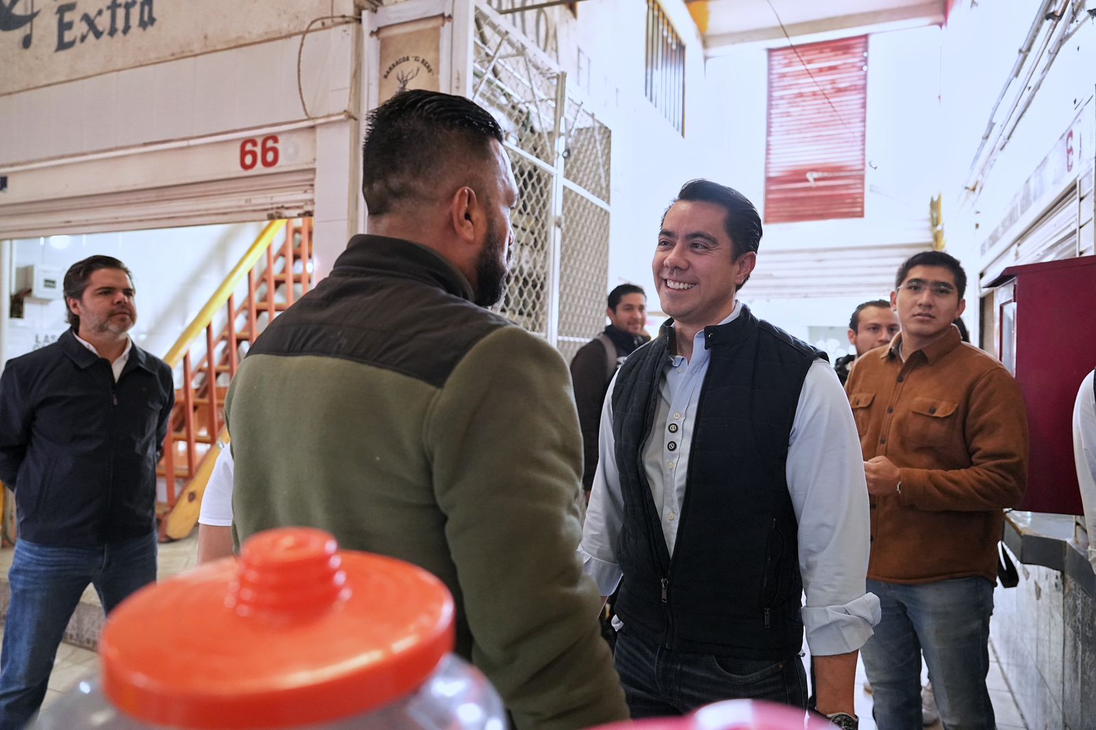 Imagen de Recorre Felifer Macías el Mercado y Tianguis de la Presidentes 4