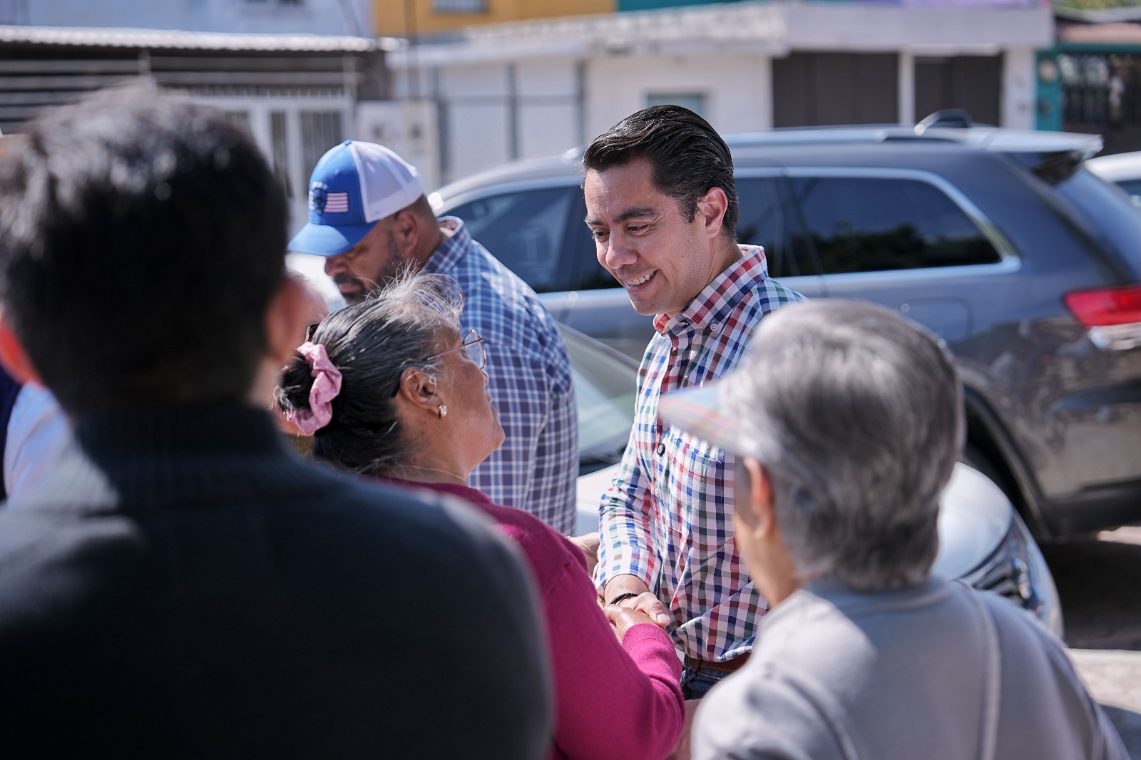 Imagen de Se reúne Felifer Macías con vecinos de la colonia Josefa Ortiz de Domínguez 2