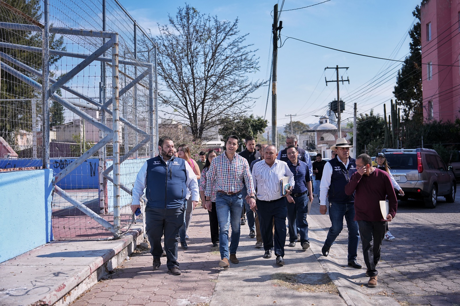 Imagen de Se reúne Felifer Macías con vecinos de la colonia Josefa Ortiz de Domínguez 5