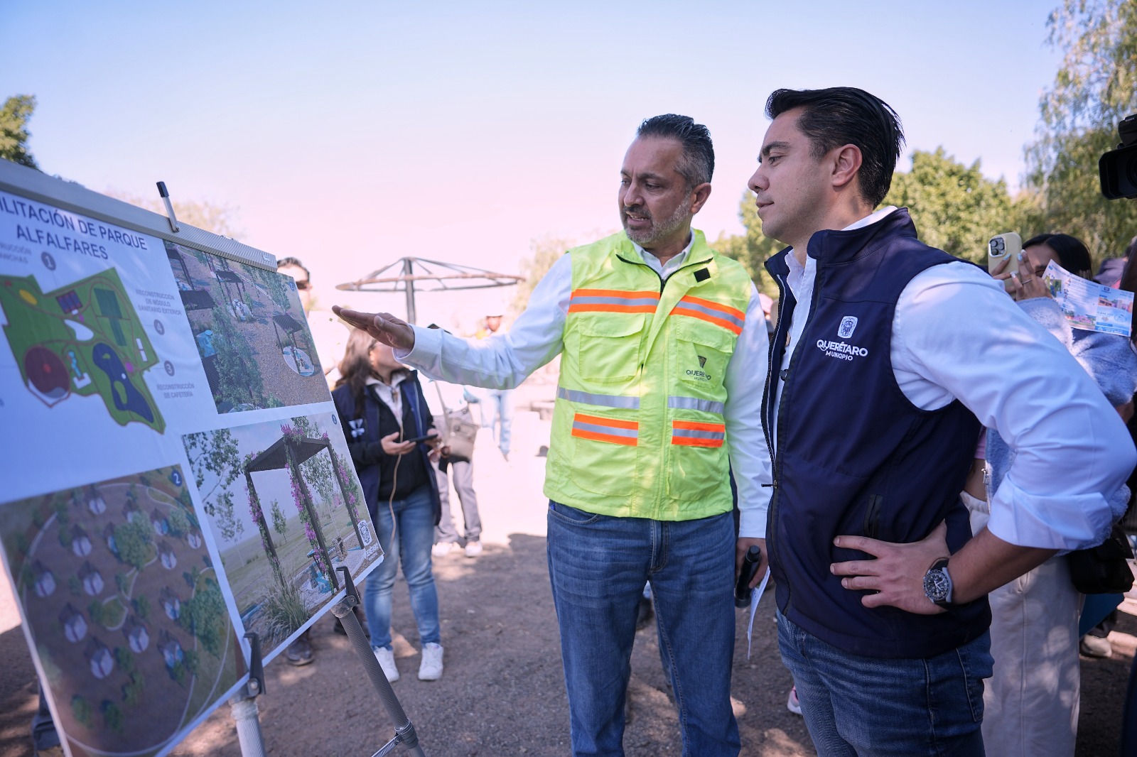 Imagen de Supervisa Felifer Macías rehabilitación del Parque Alfalfares 1