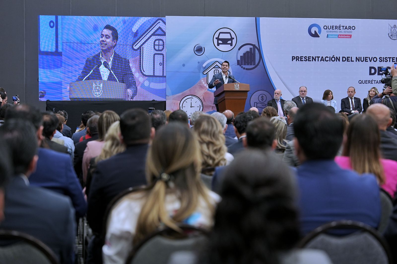 Imagen de Asiste Felifer Macías a la presentación de DE-CLARAQ, plataforma para la transparencia y rendición de cuentas 3