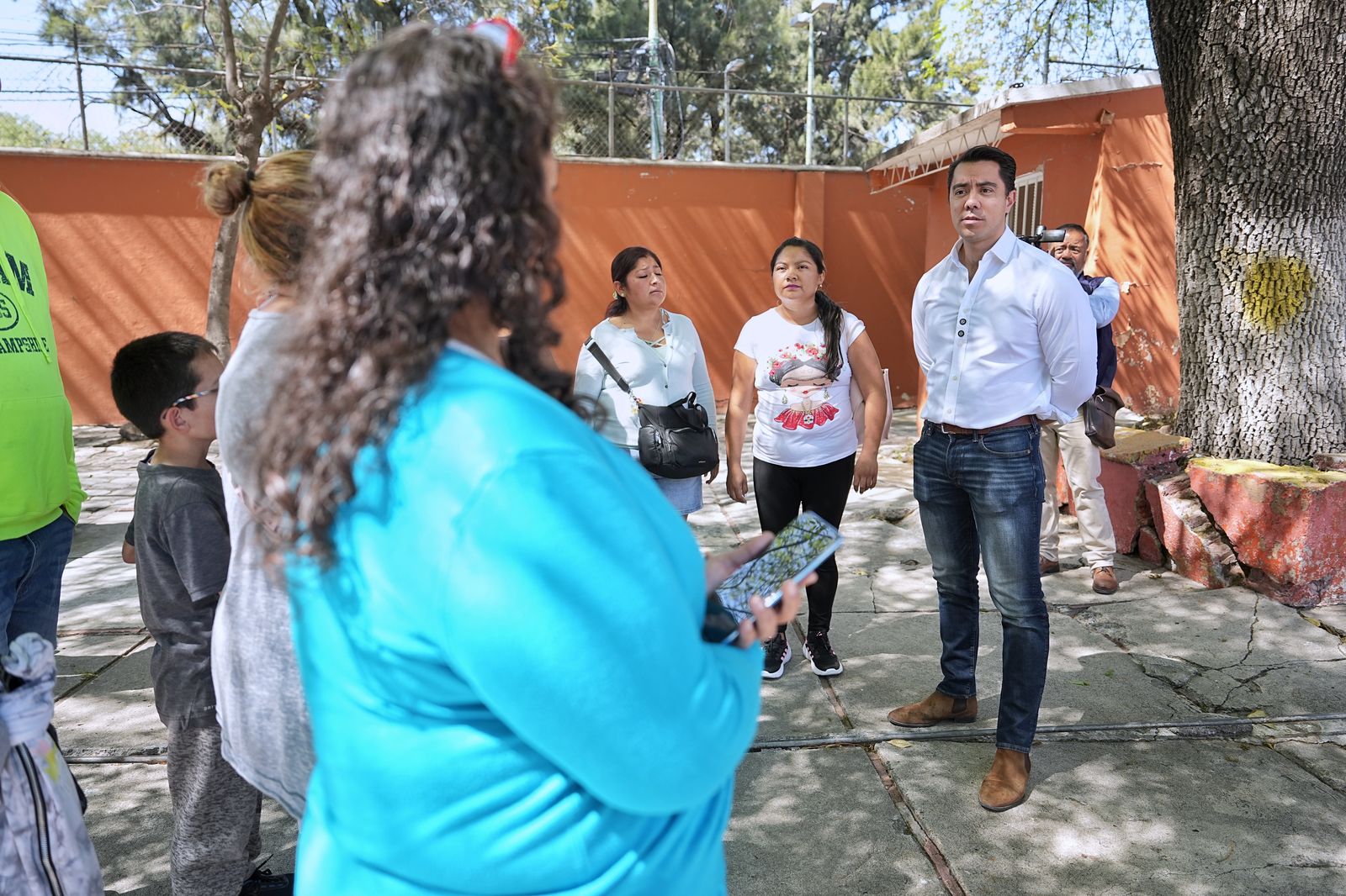 Imagen de Visita Felifer Macías el Jardín de niños “Juan Escutia”. 2