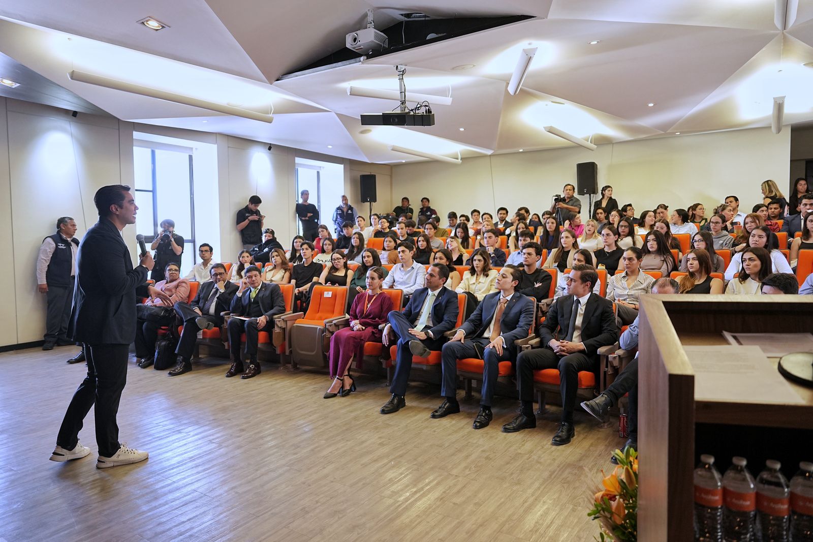 Imagen de Ofrece Felifer Macías ponencia en la Segunda Semana de Derecho de la Universidad Anáhuac 3