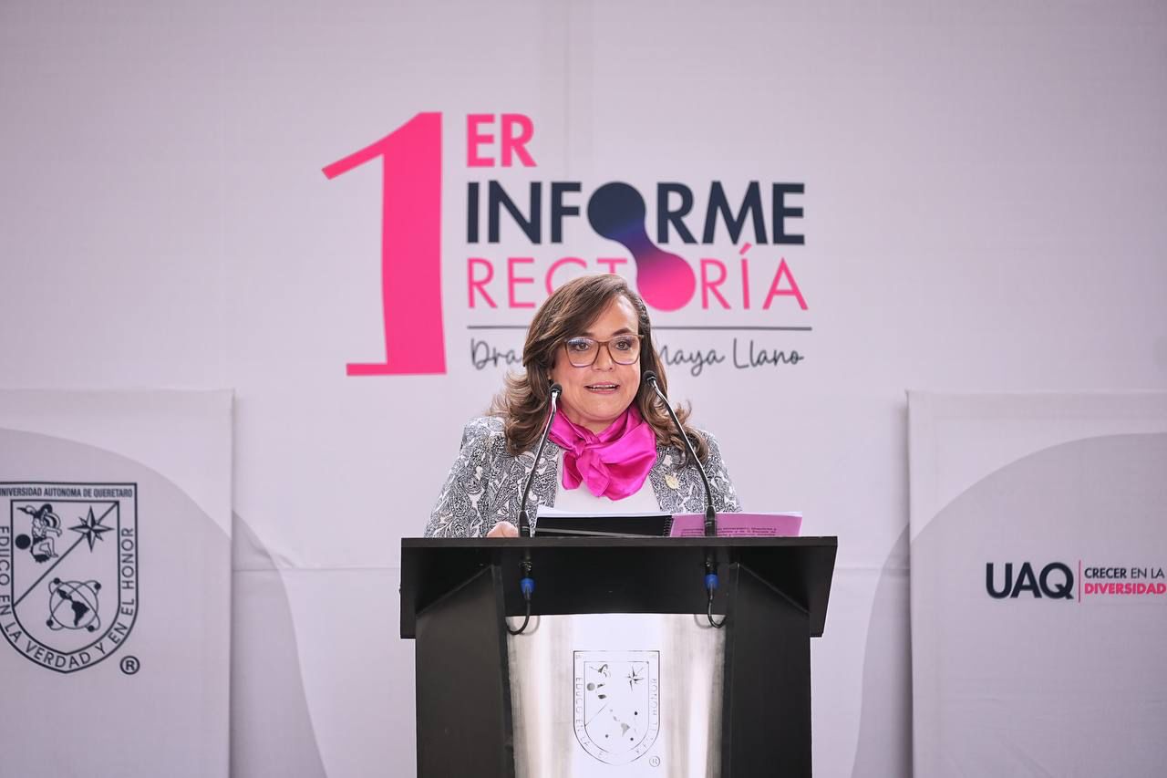 Imagen de Asiste Felifer Macías al Primer Informe de Actividades de la Rectora de la Universidad Autónoma de Querétaro 2