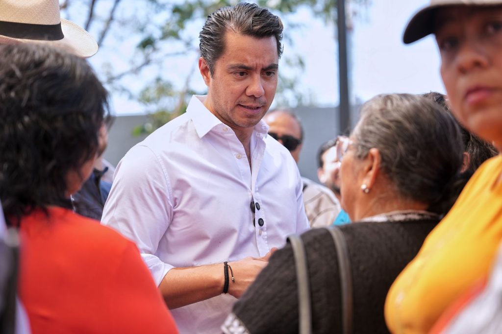 Imagen de Entrega Felifer Macías rehabilitación del Parque Colinas de Santa Cruz 10