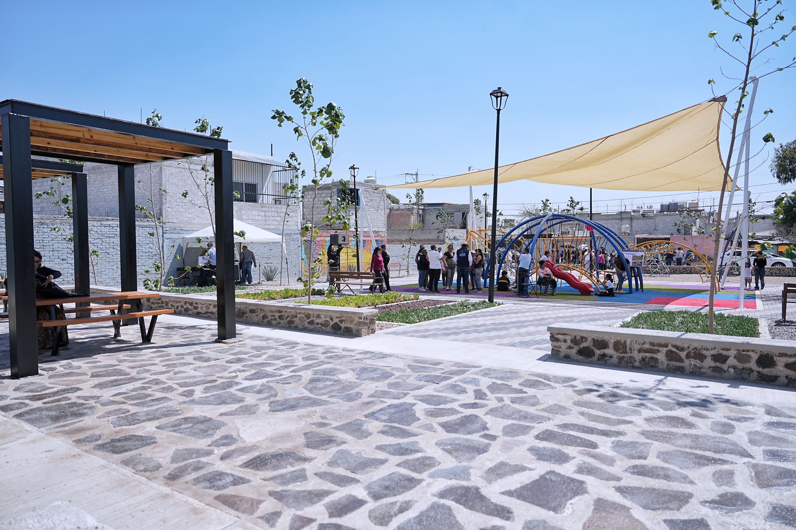 Imagen de Entrega Felifer Macías rehabilitación del Parque Colinas de Santa Cruz 3