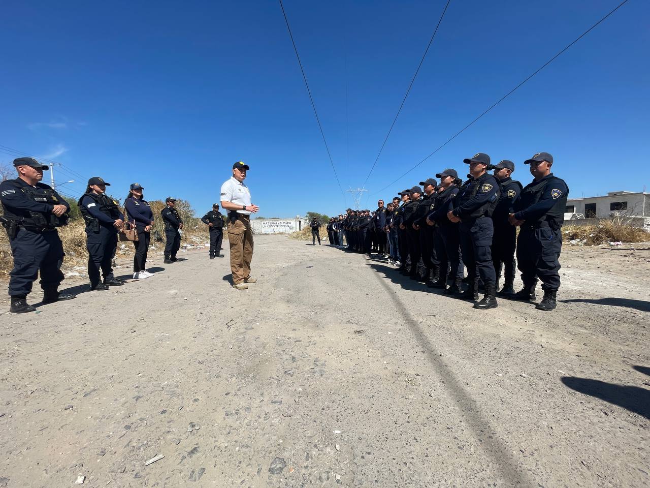 Imagen de SSPMQ genera proximidad y escucha a vecinos en la colonia Eduardo Loarca 4