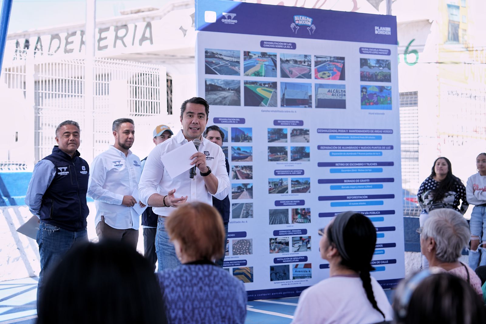 Imagen de Entrega Felifer Macías resultados de “Alcalde en Acción” en Lomas de Casa Blanca 3