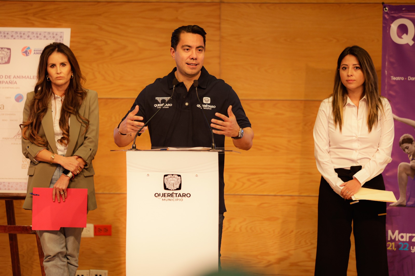 Imagen de Presenta Felifer Macías Festival Cultural Qreadoras y el Certificado Único de Animales de Compañía 2