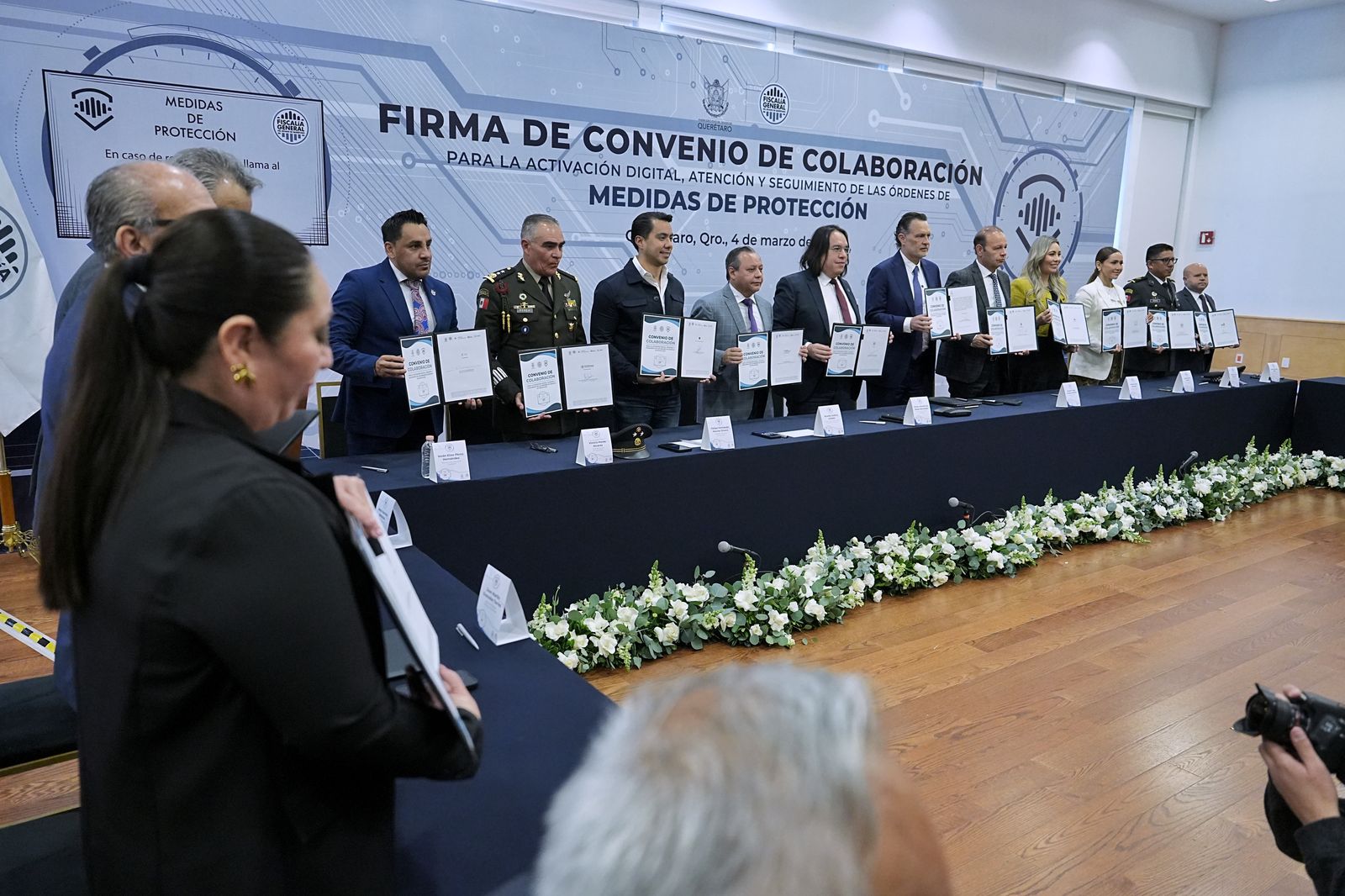 Imagen de Firma Felifer Macías convenio para fortalecer la protección de mujeres y menores en Querétaro 5