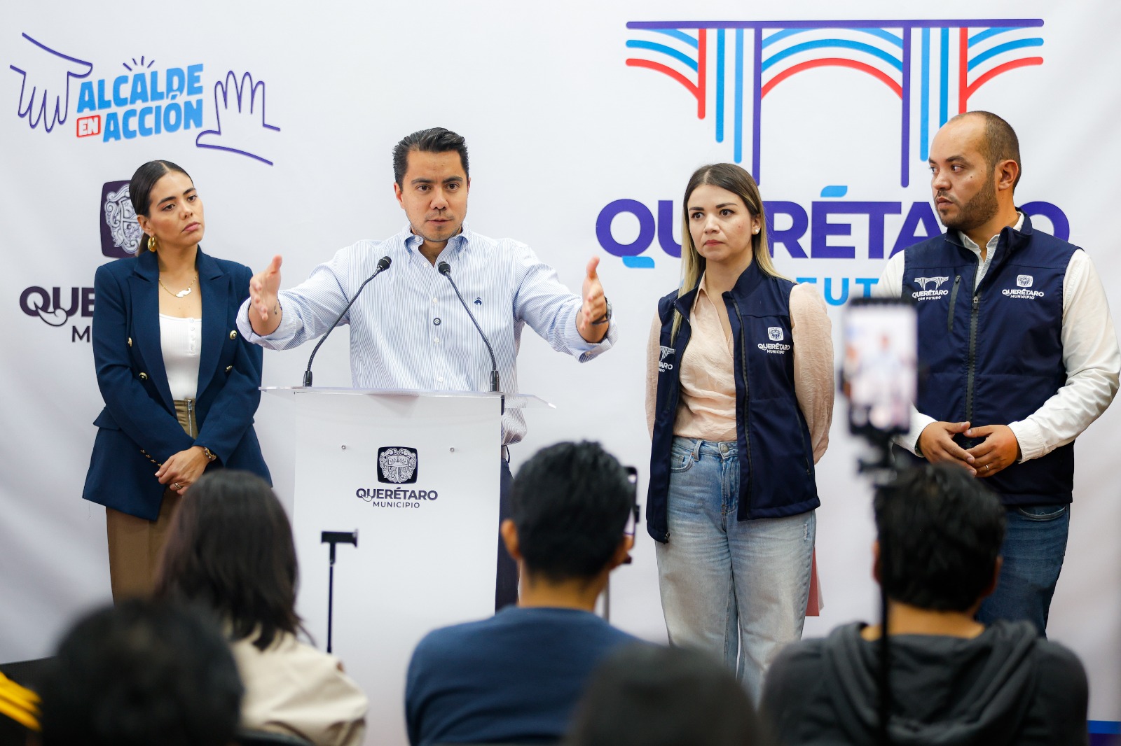 Imagen de Presenta Felifer Macías el Centro de Empoderamiento de la Mujer en Querétaro 1