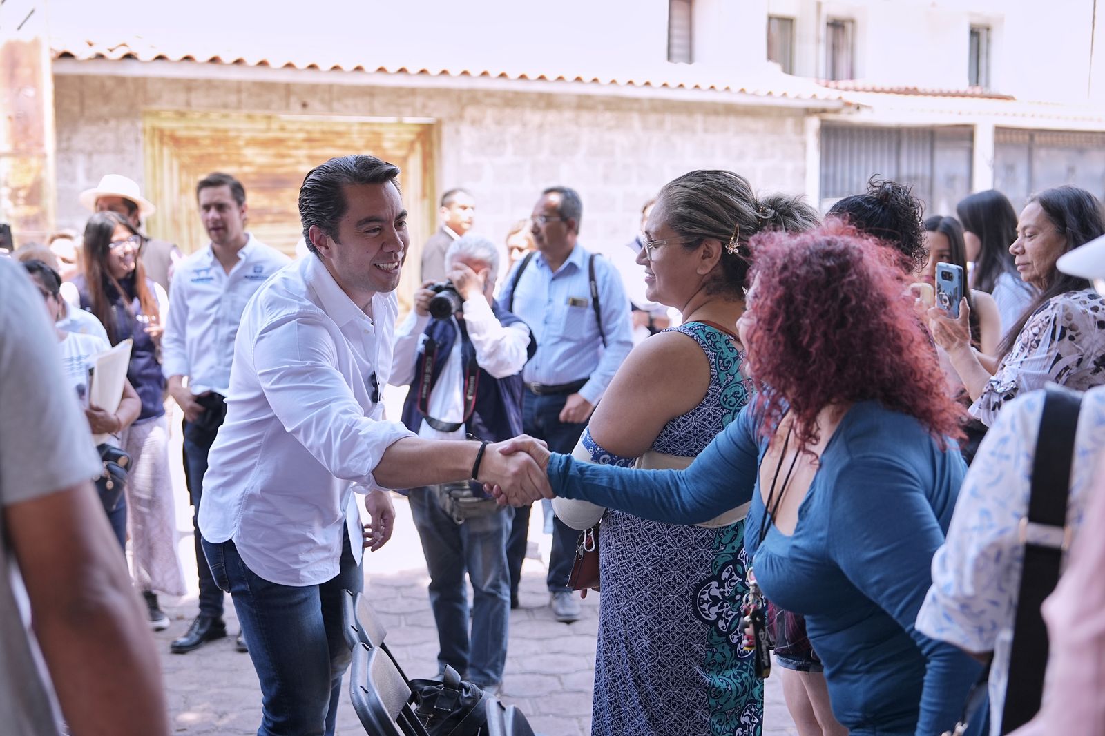 Imagen de Entrega Felifer Macías trabajos de Alcalde en Acción en la colonia Ex Hacienda El Tintero 3