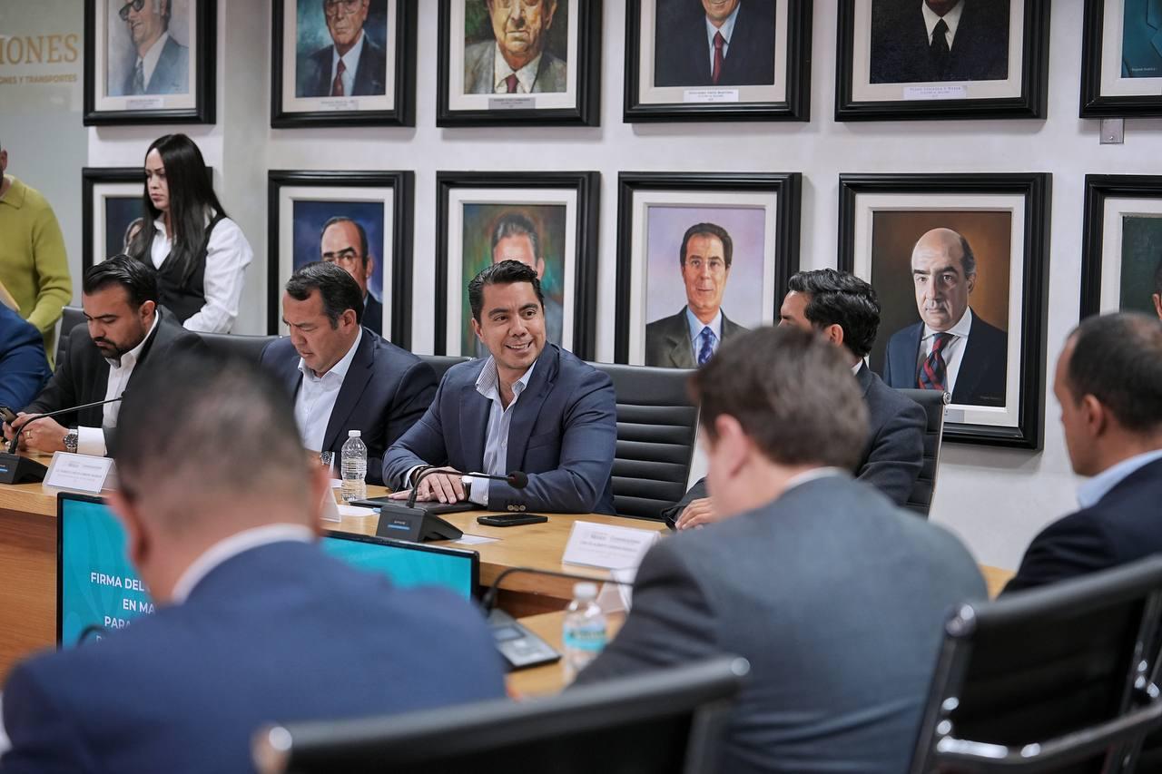 Imagen de Firma Felifer Macías Convenio Tren México Querétaro. 4
