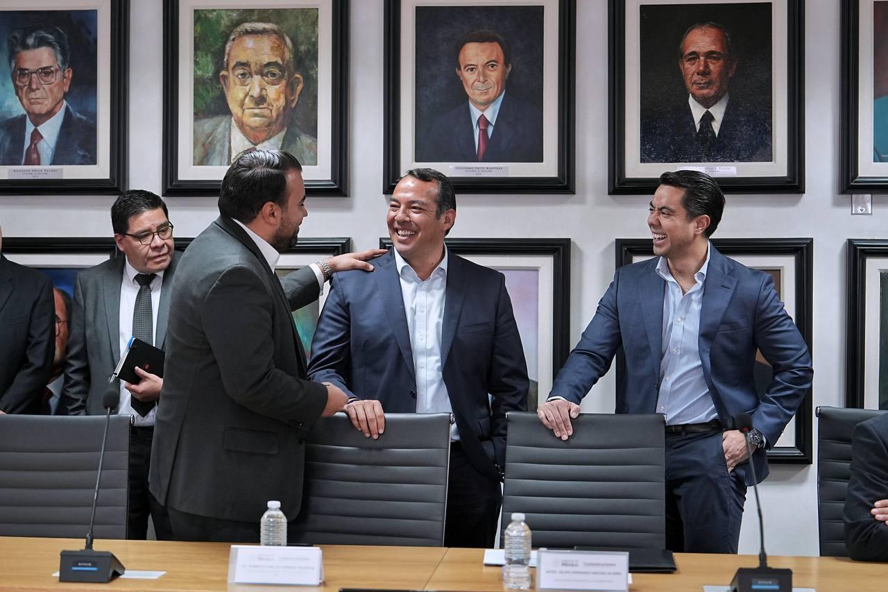 Imagen de Firma Felifer Macías Convenio Tren México Querétaro. 2