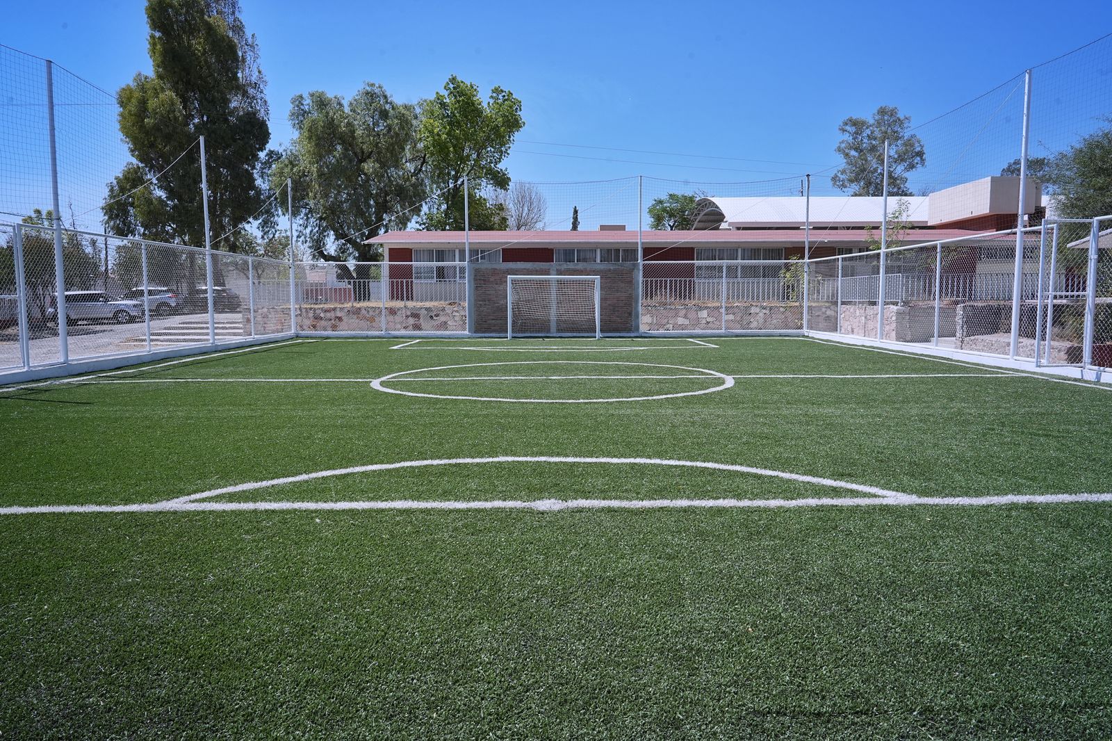 Imagen de Inaugura Felifer Macías cancha deportiva en Buenavista, Santa Rosa Jáuregui 1