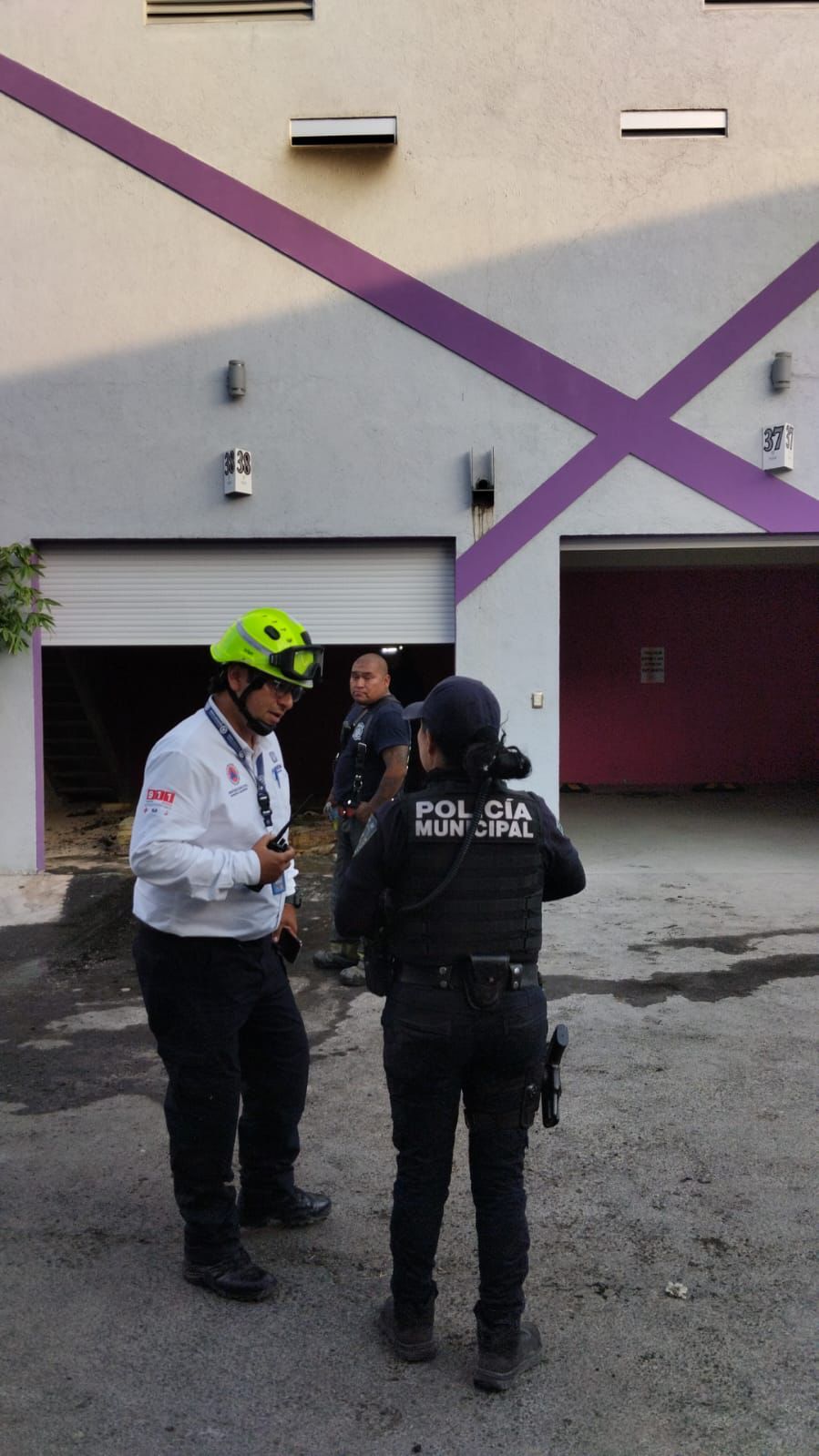 Imagen de Atienden cuerpos de emergencia incendio 4