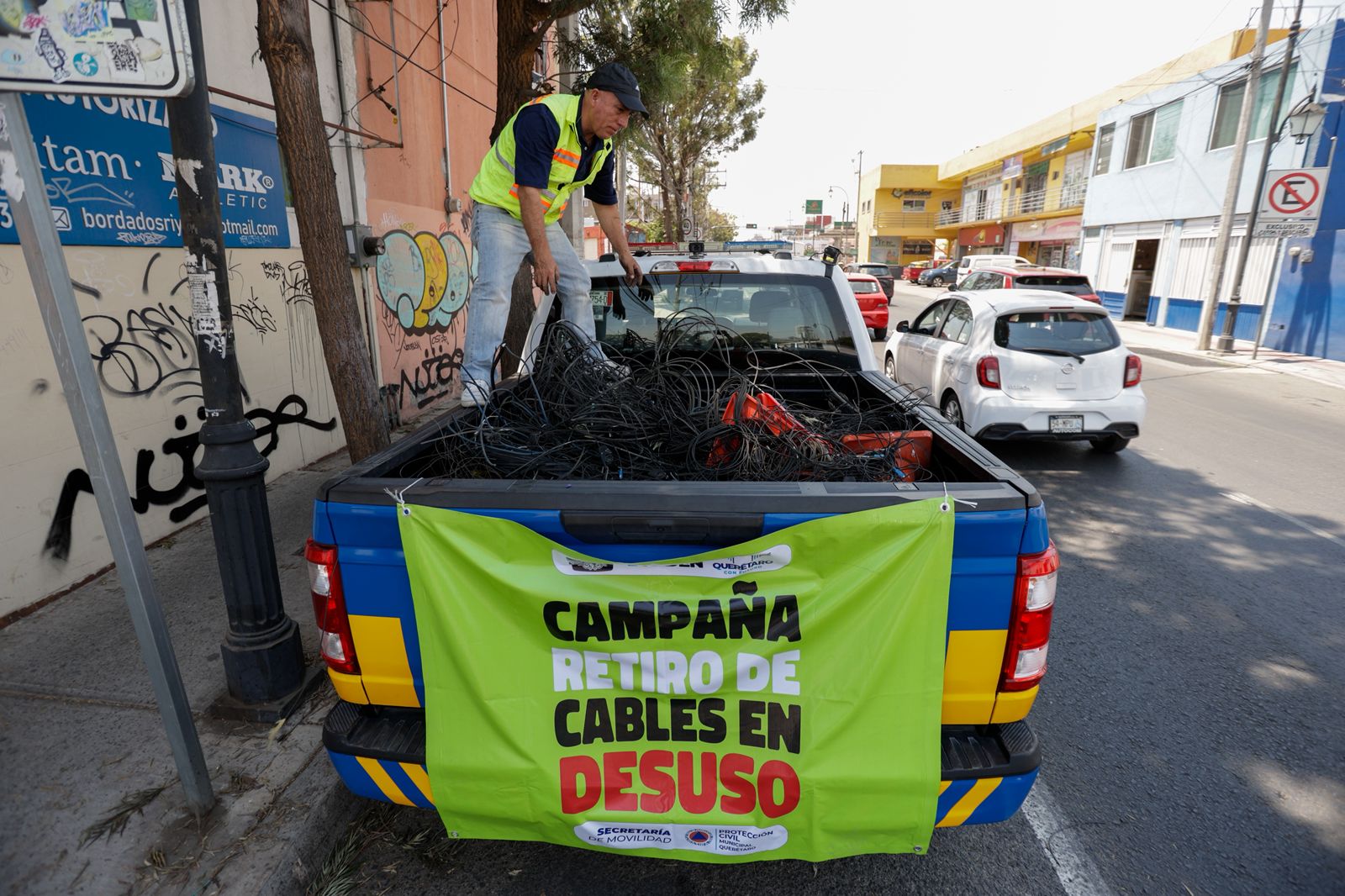 Imagen de Municipio de Querétaro y empresas, unidos para retirar cableado en desuso 6