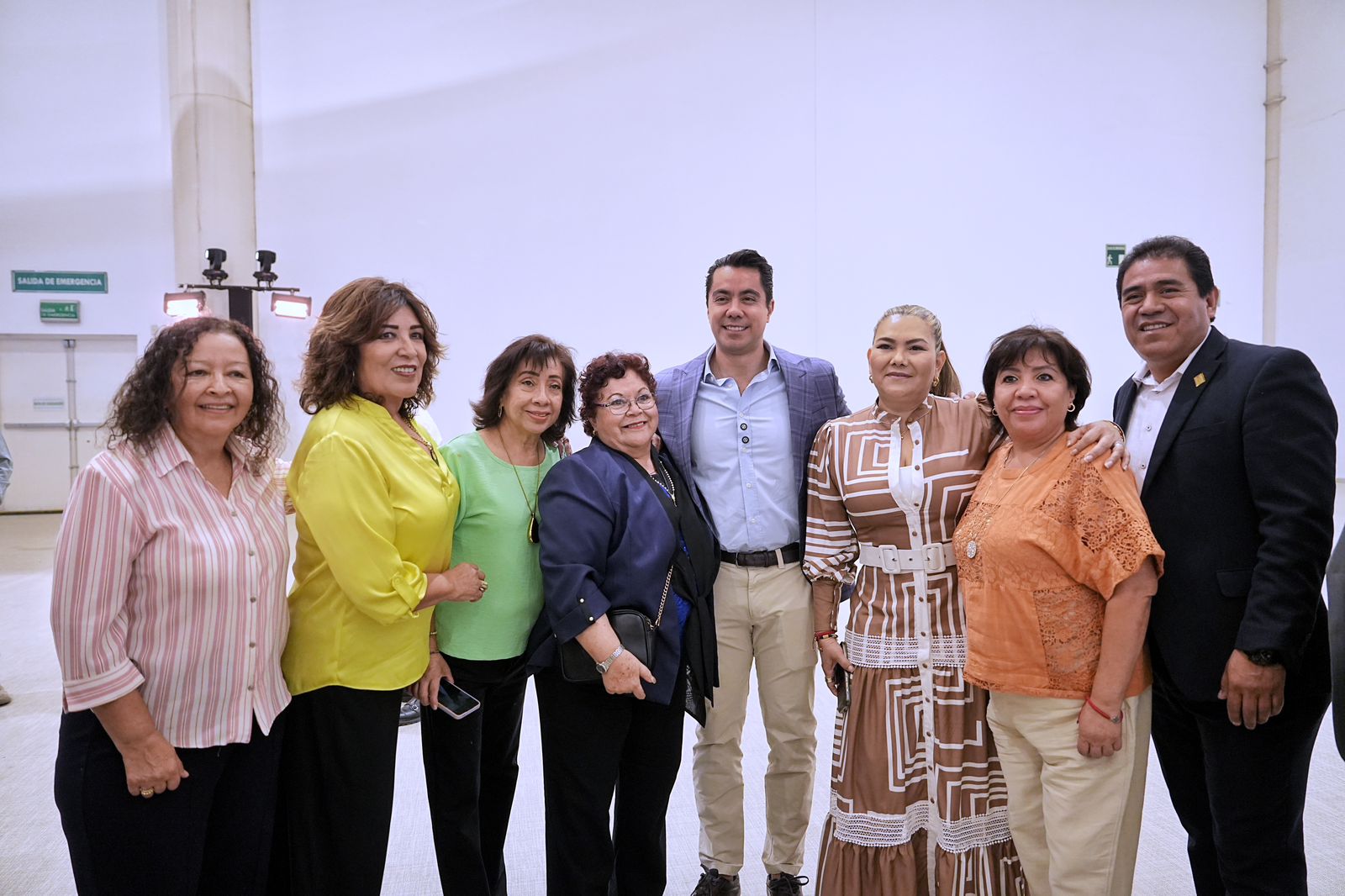 IMG-20250522-WA0007 Imagen de Reconoce Felifer Macías a maestras y maestros jubilados que formaron las bases del Querétaro de hoy 5