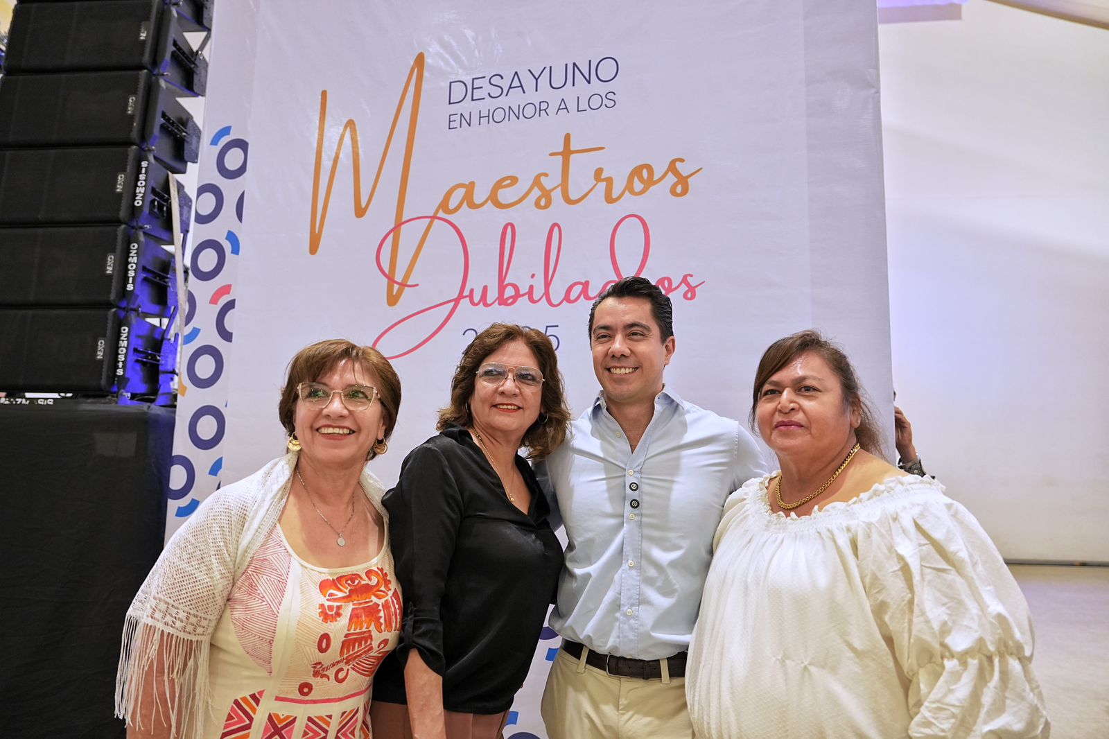 Imagen de Reconoce Felifer Macías a maestras y maestros jubilados que formaron las bases del Querétaro de hoy 7