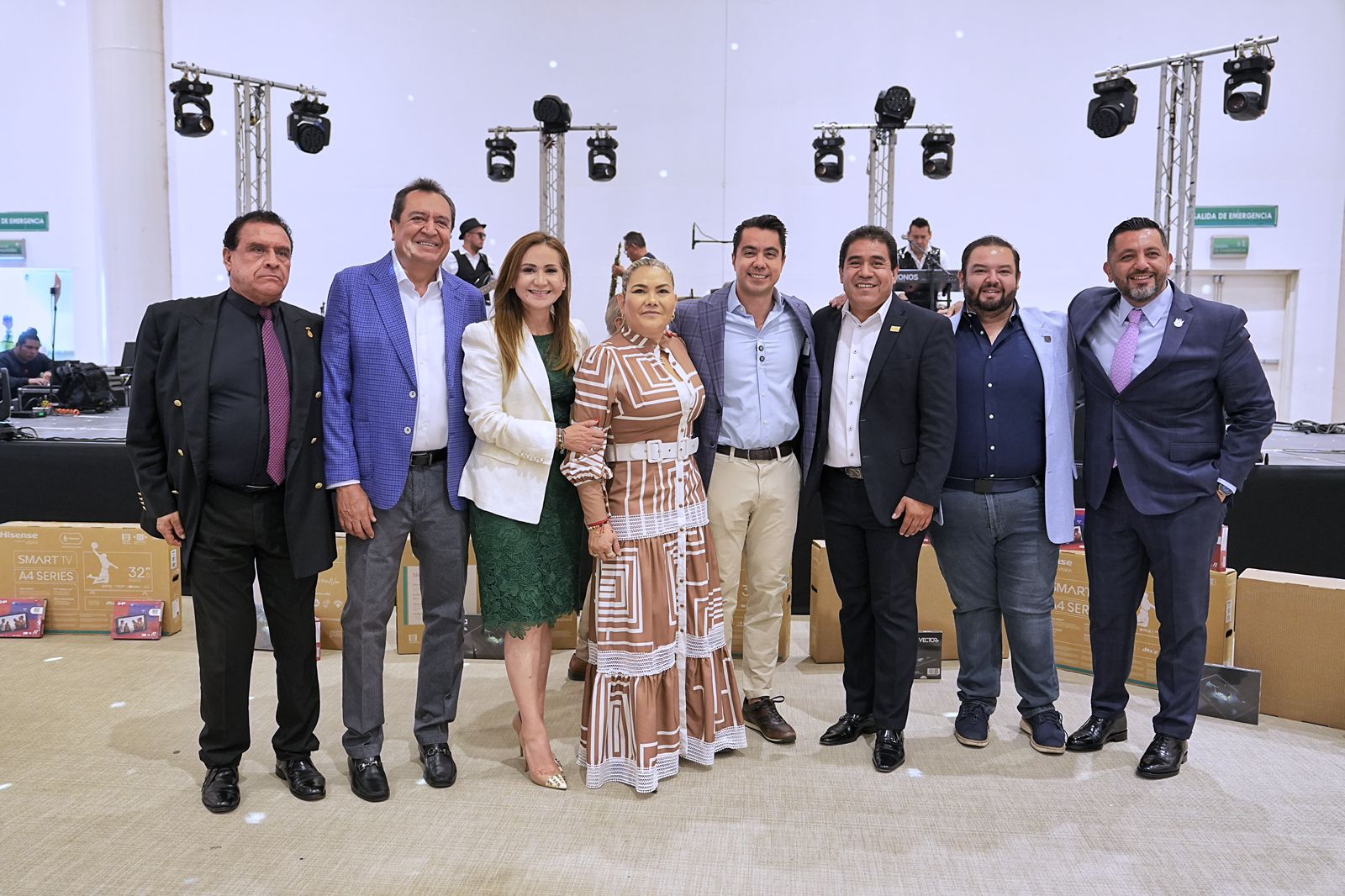 IMG-20250522-WA0010 Imagen de Reconoce Felifer Macías a maestras y maestros jubilados que formaron las bases del Querétaro de hoy 2