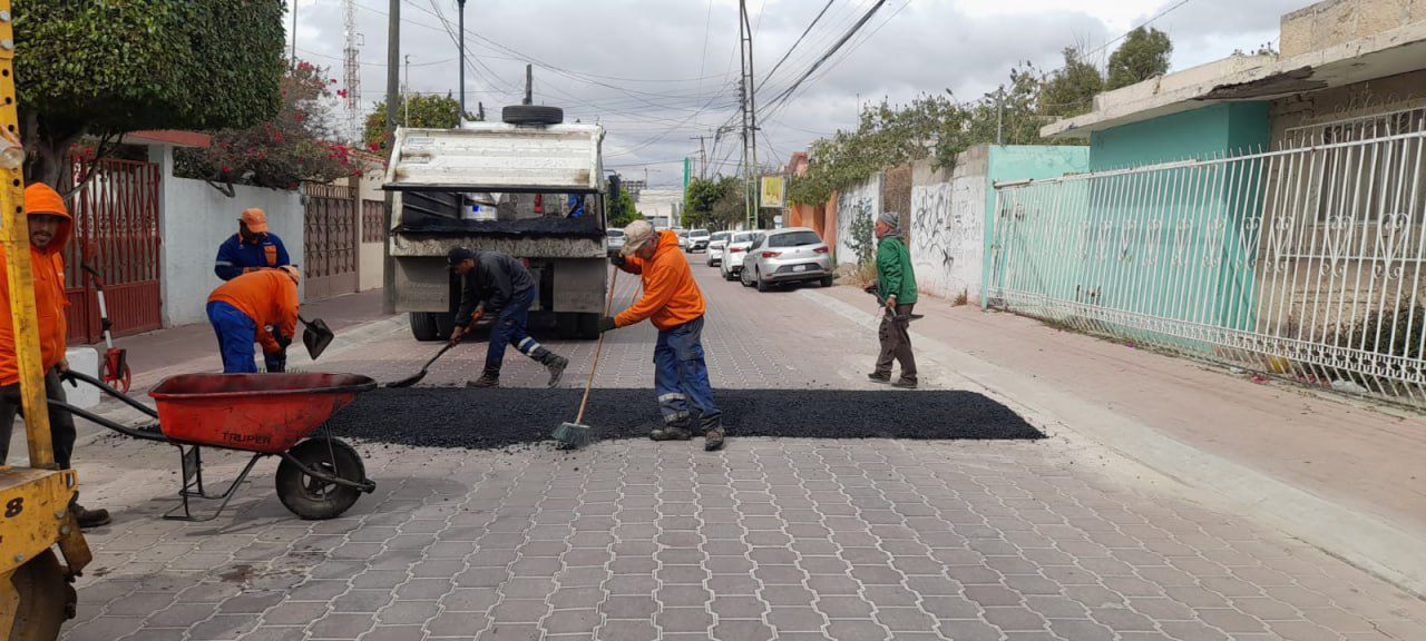 IMG-20250526-WA0057 Imagen de Municipio de Querétaro atiende más de mil 800 reportes para mejorar infraestructura vial 3