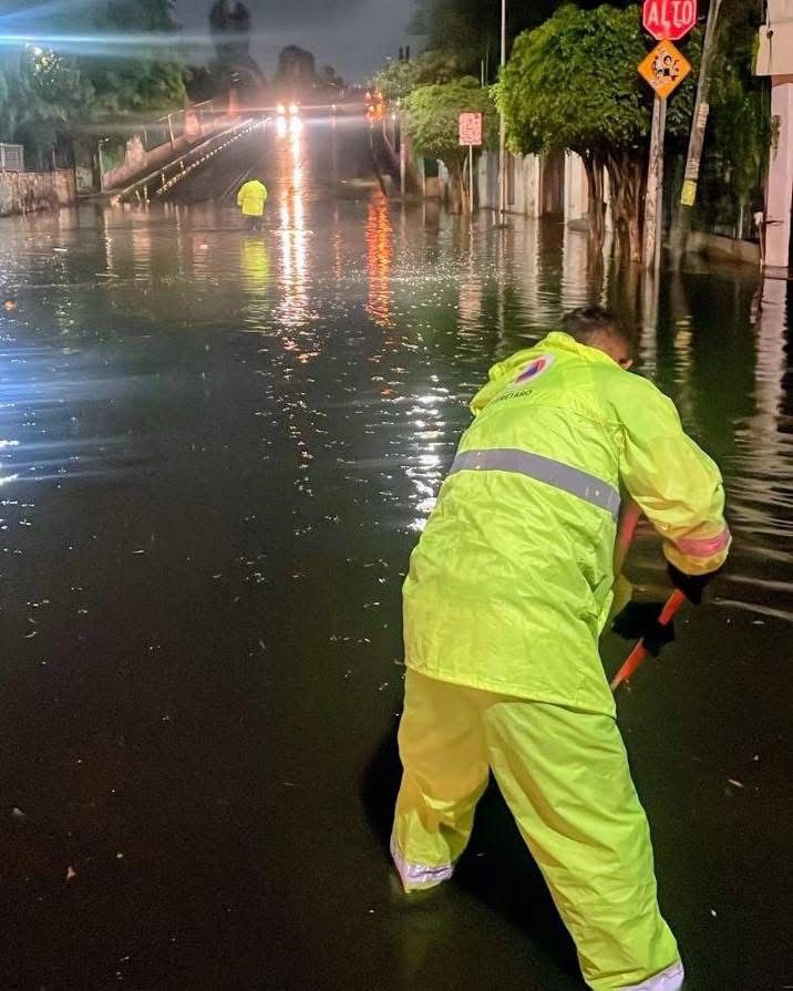 IMG-20250526-WA0058 Imagen de Afectaciones menores por lluvias del sábado por la noche 2