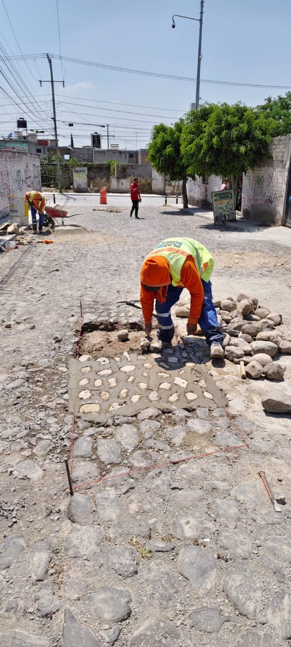 IMG-20250526-WA0061 Imagen de Municipio de Querétaro atiende más de mil 800 reportes para mejorar infraestructura vial 4