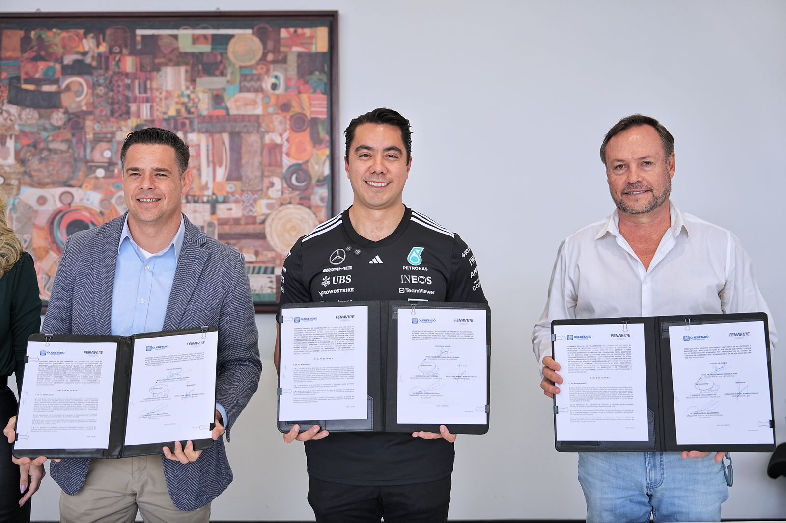 Imagen de Firma Felifer Macías convenio de colaboración con la Federación Nacional de Videojuegos y Deportes Electrónicos A. C. 1