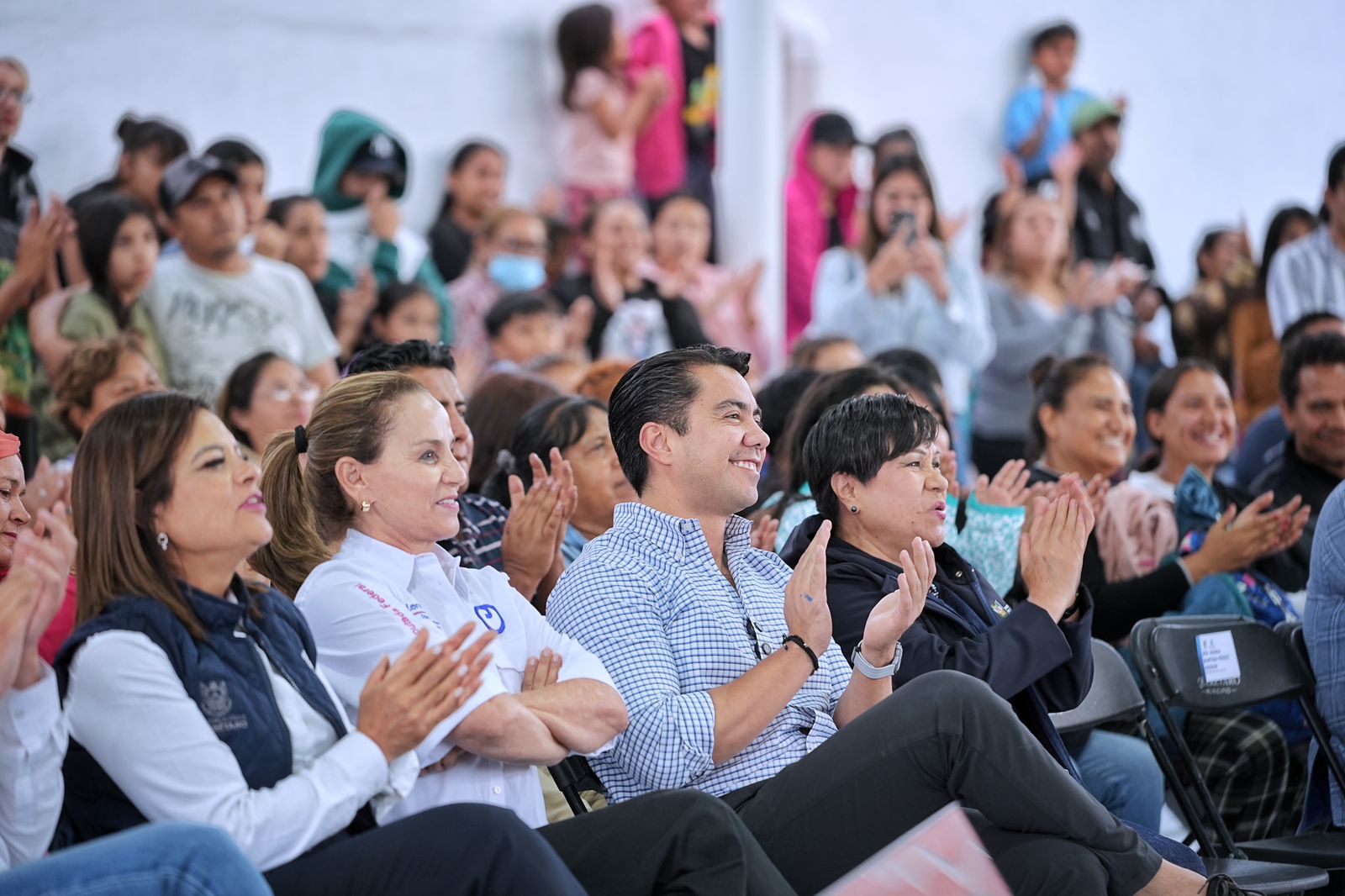 Imagen de Inicia Felifer Macías intervención integral en San Pedrito Peñuelas con el programa Alcalde en Acción 7