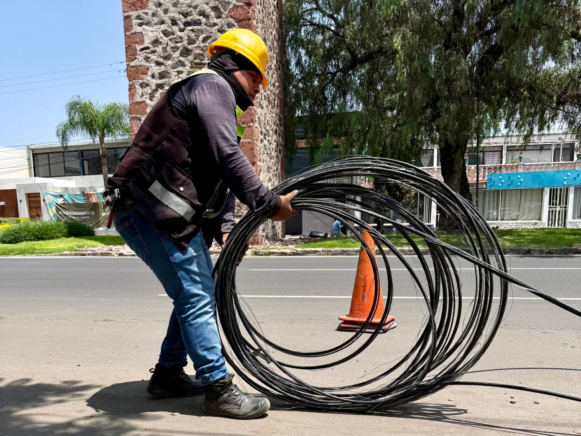 IMG-20250606-WA0022 Imagen de Suman 3.8 toneladas de cables en desuso retirados de la vía pública en Querétaro 13