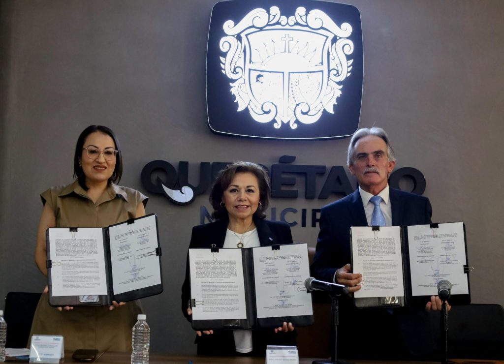 Imagen de Firma Municipio de Querétaro convenio con el Consejo de Notarios para apoyar a asociaciones civiles y colonos 12
