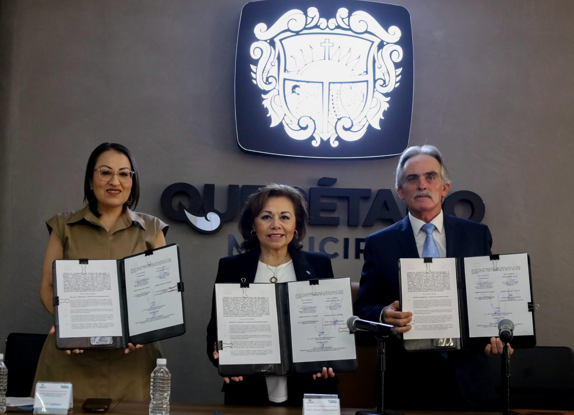 Imagen de Firma Municipio de Querétaro convenio con el Consejo de Notarios para apoyar a asociaciones civiles y colonos 1
