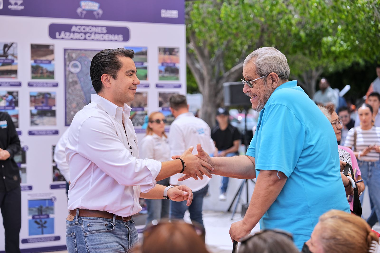 Imagen de Encabeza Felifer Macías entrega de apoyos del programa “El Extra” a familias de la Delegación Epigmenio González 8