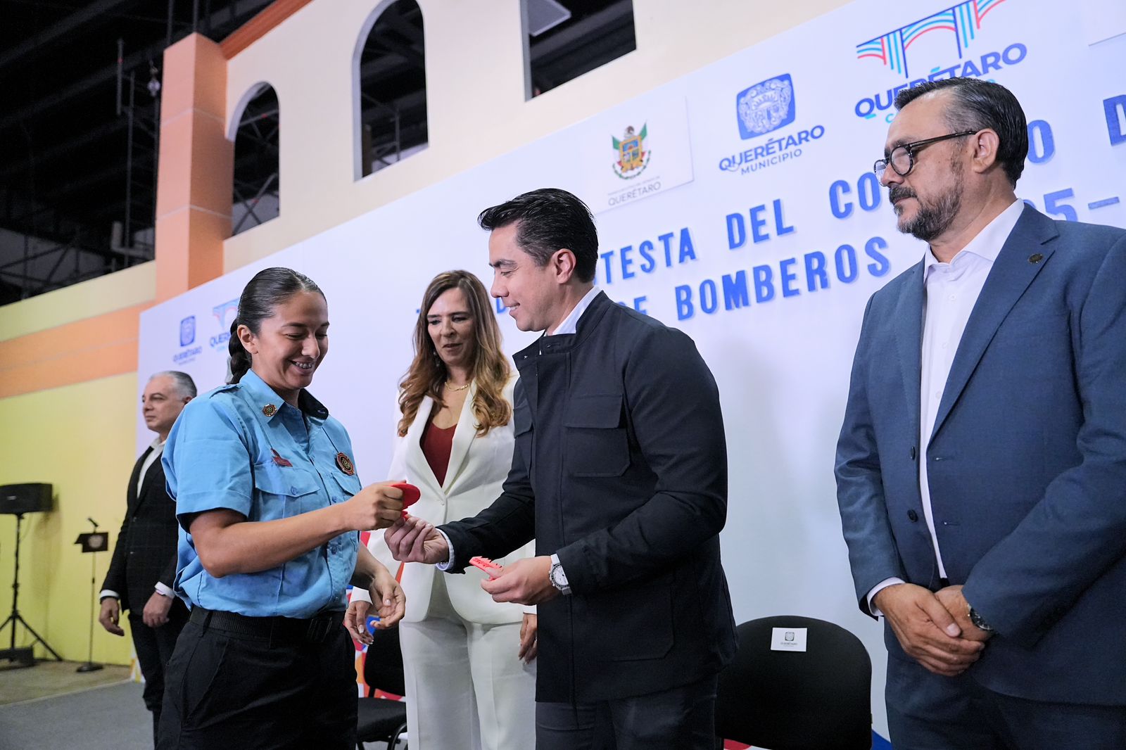 Imagen de Encabeza Felifer Macías la toma de protesta del Consejo de Administración de Bomberos 2025-2027 2
