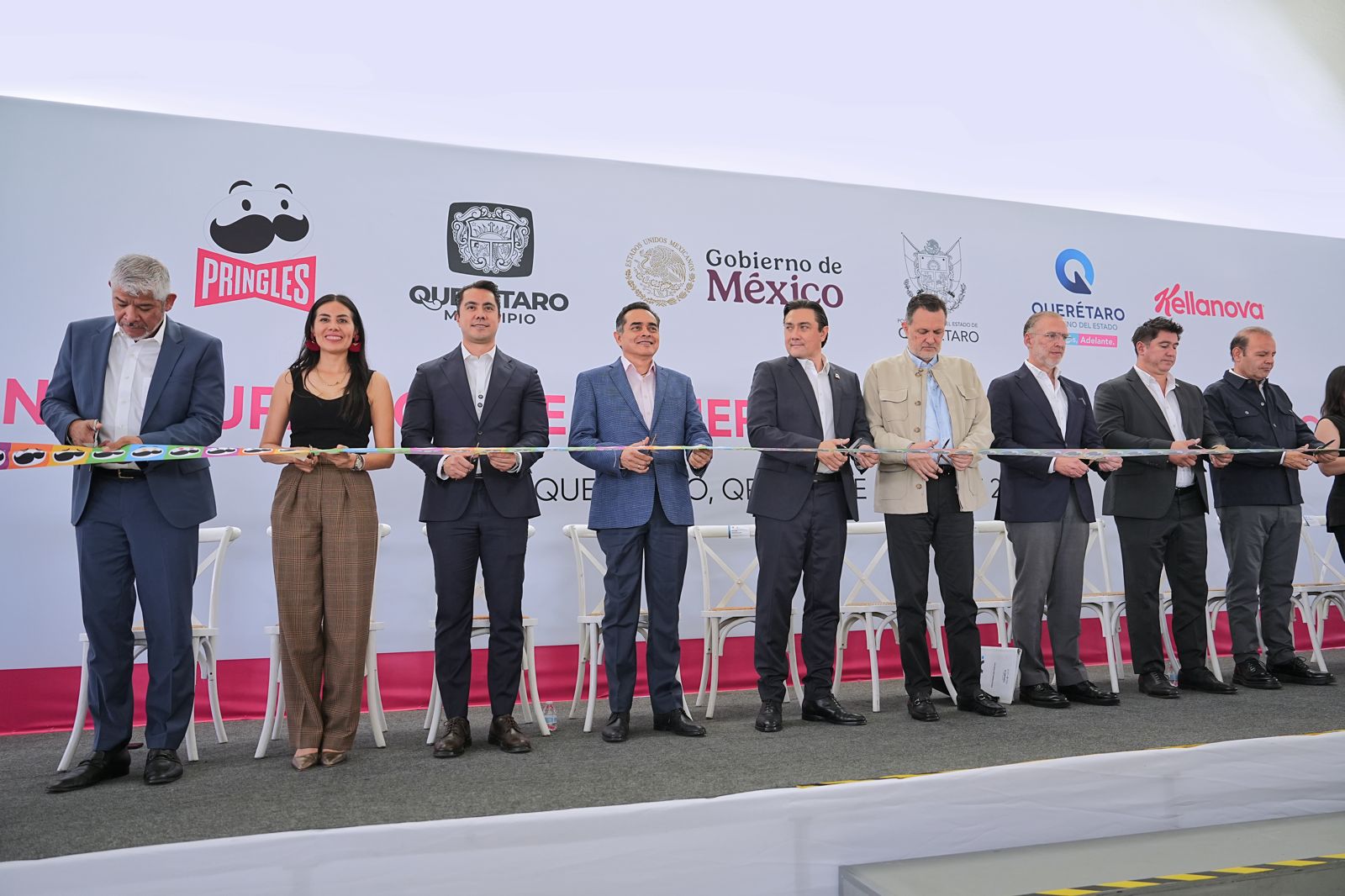Imagen de Inauguran Mauricio Kuri y Felifer Macías nueva planta Pringles 2