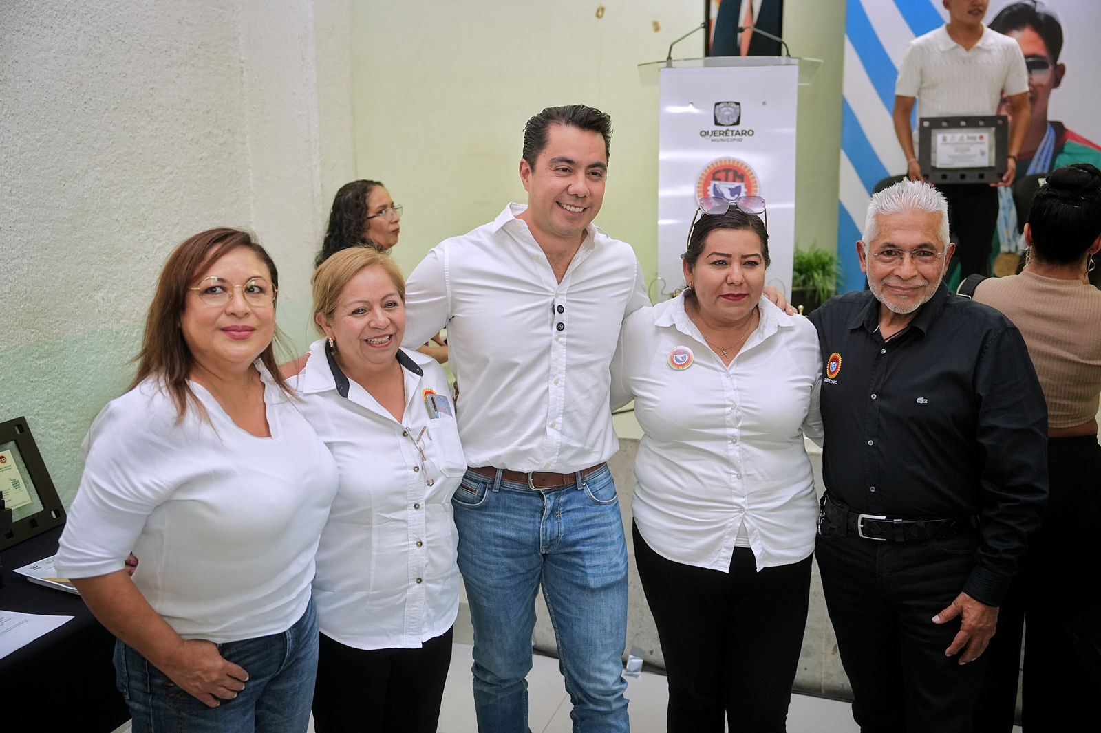 IMG-20250630-WA0019 Imagen de Reconoce Felifer Macías a atletas queretanos de la CTM 5