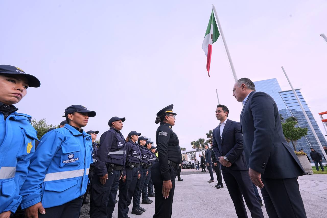 Imagen de Encabeza Felifer Macías el XXVII aniversario de la Secretaría de Seguridad Pública Municipal 2
