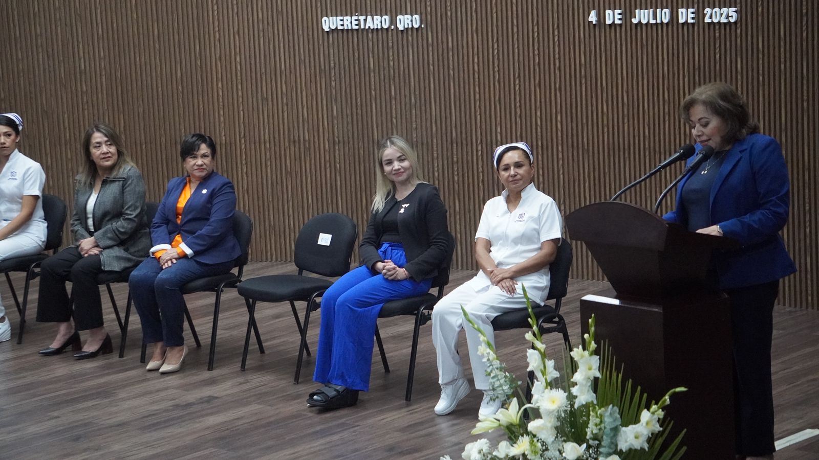 IMG-20250708-WA0054 Imagen de Encabezan Adriana Olvera y Vanesa Garfias ceremonia de imposición de cofias a futuras enfermeras 6