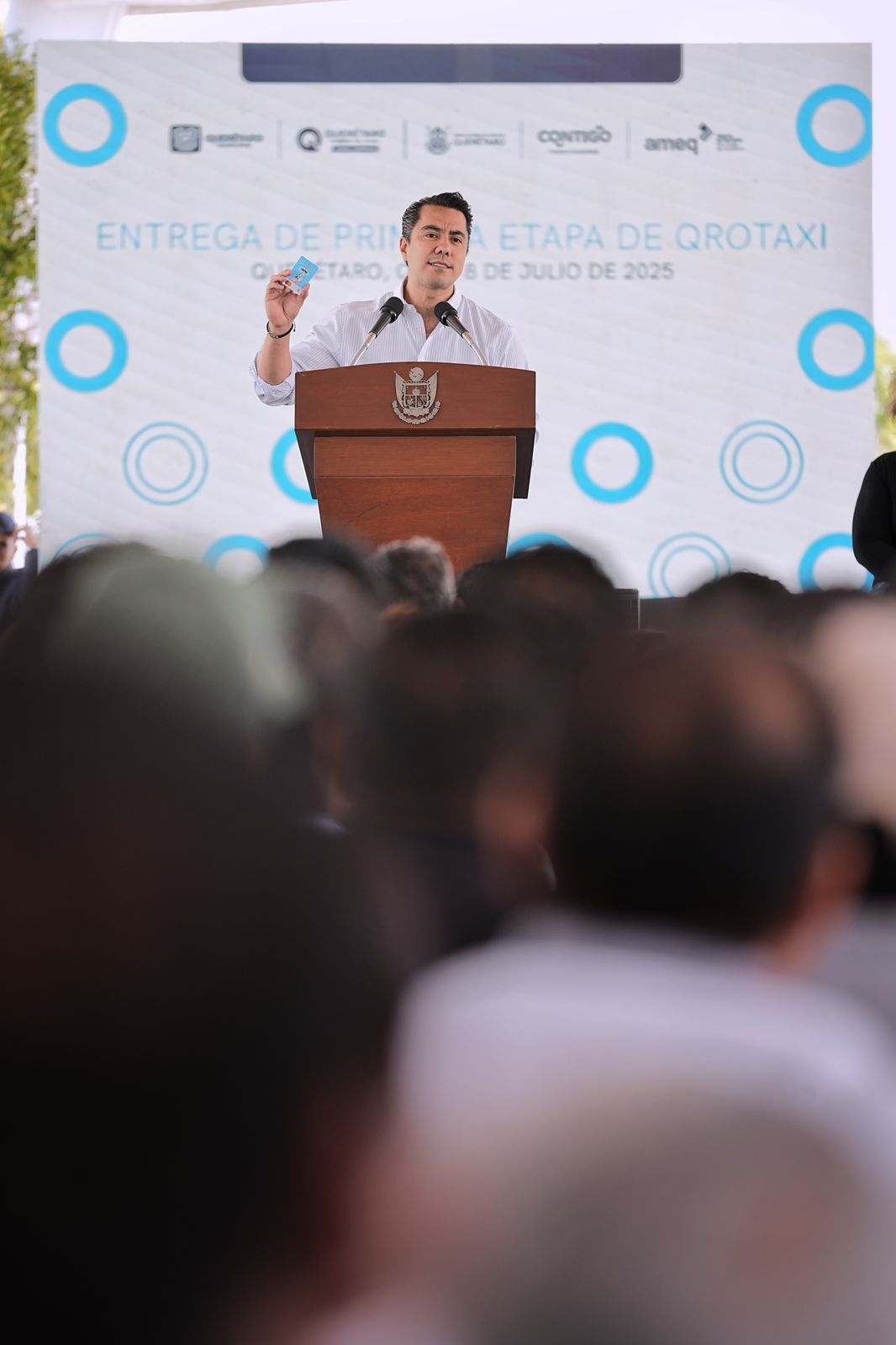 IMG-20250708-WA0109 Imagen de Felifer Macías inicia entrega de tarjetas de El Extra para taxistas queretanos 3