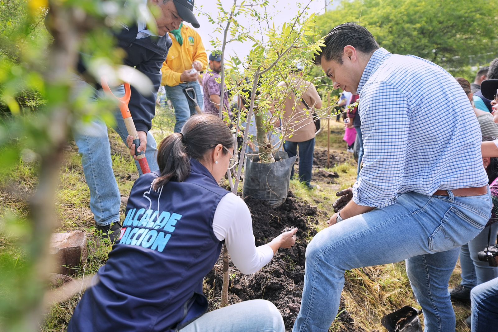 Imagen de Participa Felifer Macías en la jornada Reverdecer Querétaro 1