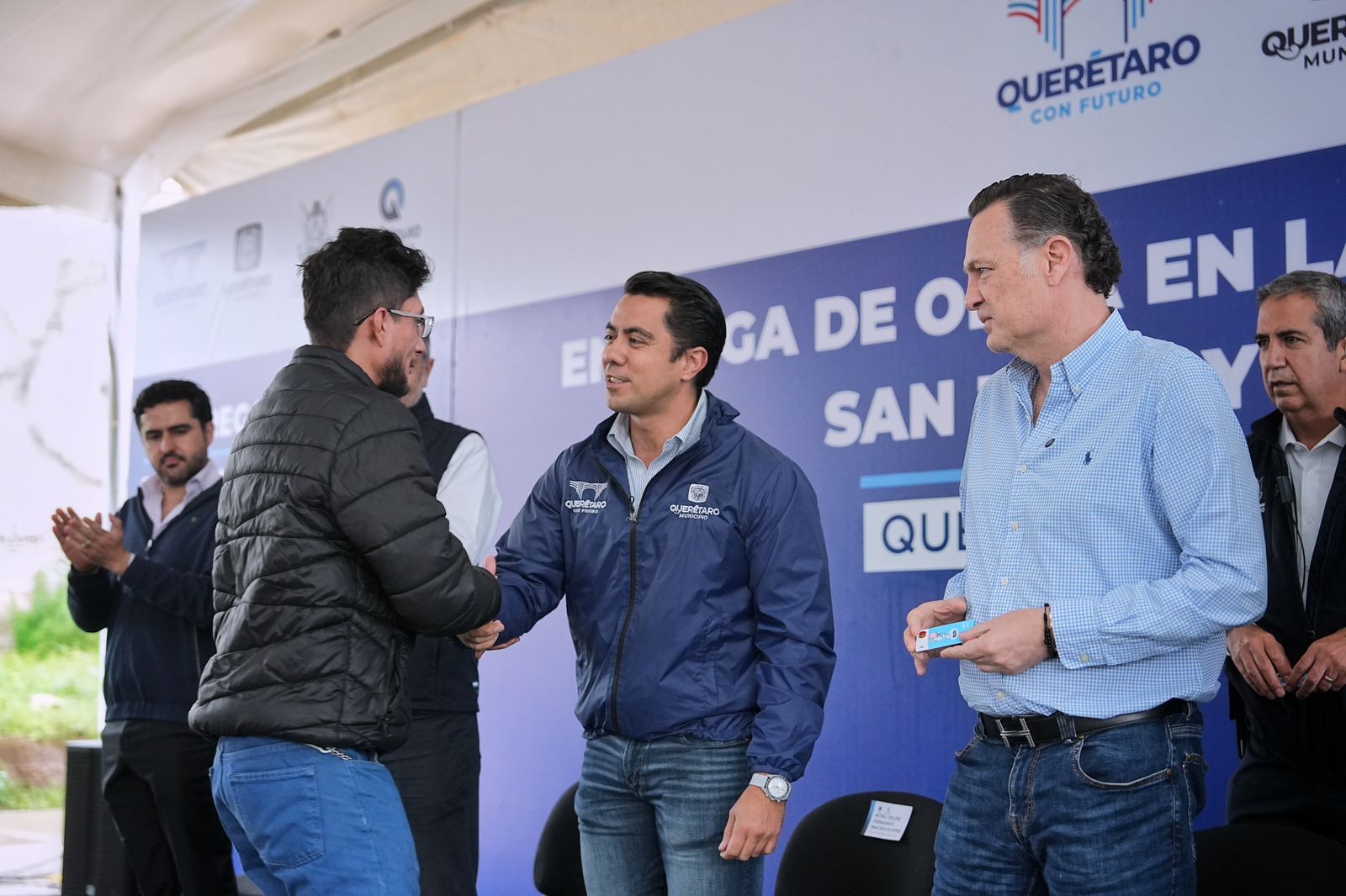 Imagen de Entregan Felifer Macías y Mauricio Kuri rehabilitación integral en las colonias El Granjenal, San Juan y Lomas del Tepeyac 2