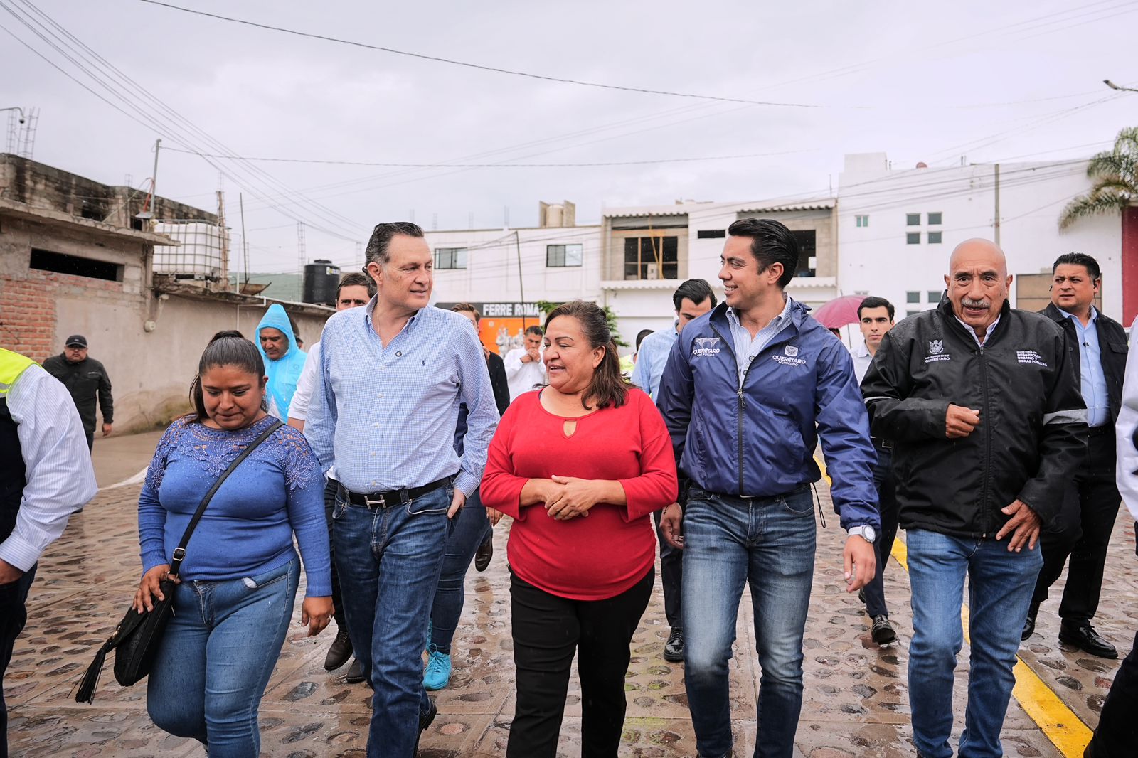 Imagen de Entregan Felifer Macías y Mauricio Kuri rehabilitación integral en las colonias El Granjenal, San Juan y Lomas del Tepeyac 4