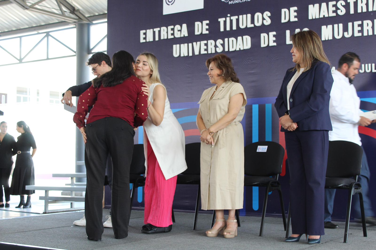 IMG-20250717-WA0016 Imagen de DIF Municipal y Secretaría de la Mujer celebran entrega de títulos de maestría en la Universidad de las Mujeres 5