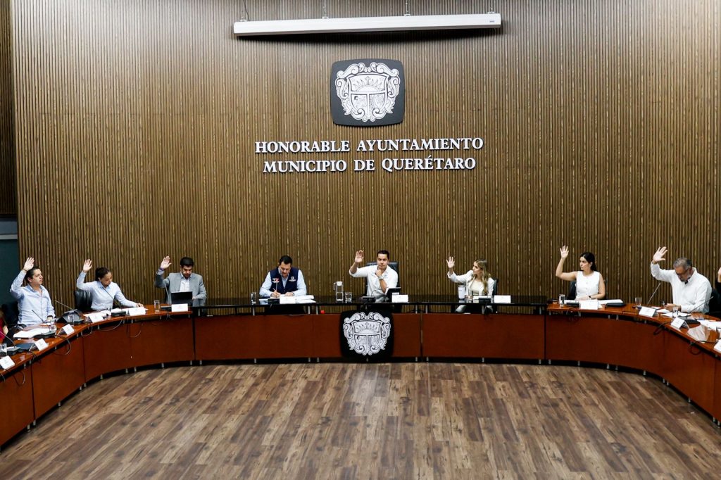 Imagen de Aprueba Ayuntamiento de Querétaro donación de vehículos a municipios queretanos 10
