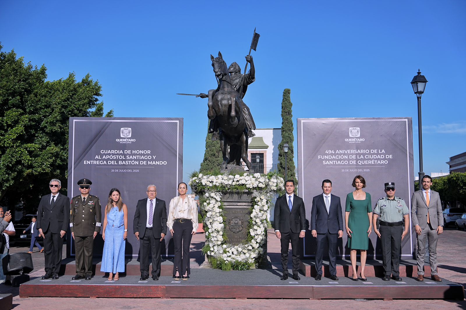 Imagen de Encabeza Felifer Macías Guardia de Honor al Apóstol Santiago en el 494 aniversario de la fundación de Querétaro 2
