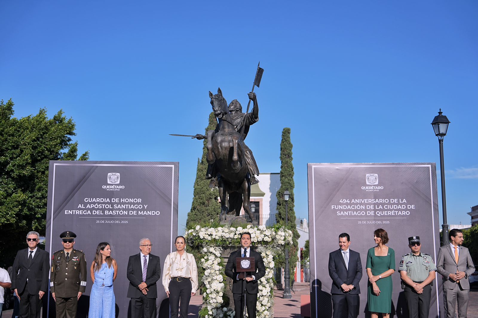 Imagen de Encabeza Felifer Macías Guardia de Honor al Apóstol Santiago en el 494 aniversario de la fundación de Querétaro 4
