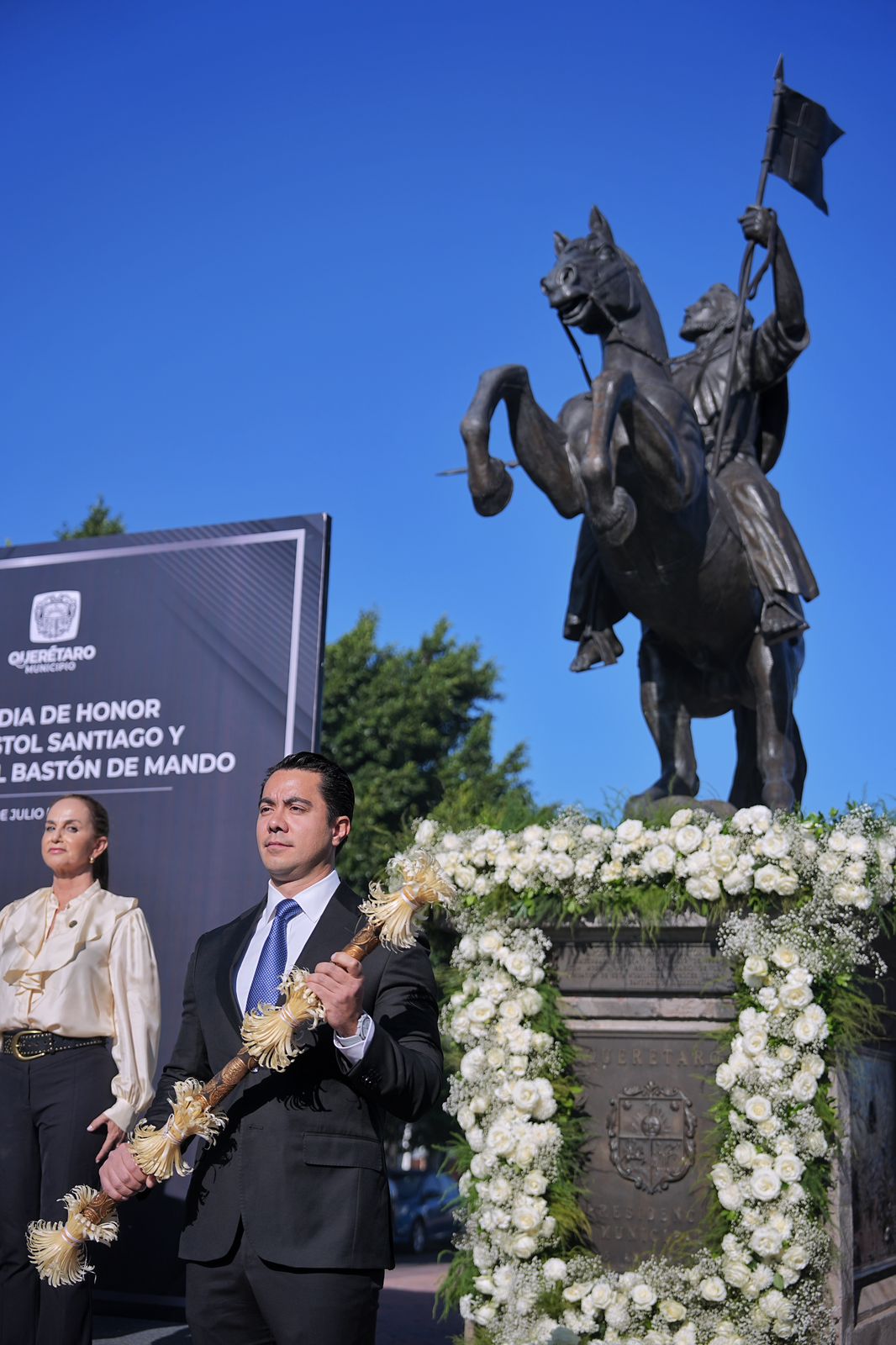 Imagen de Encabeza Felifer Macías Guardia de Honor al Apóstol Santiago en el 494 aniversario de la fundación de Querétaro 1