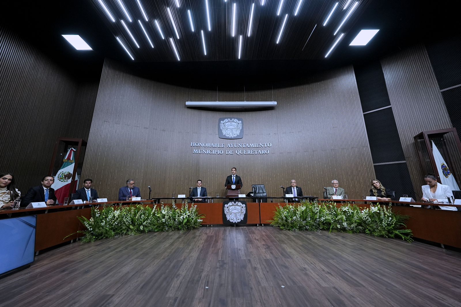 Imagen de Entrega Ayuntamiento de Querétaro preseas y homenaje póstumo a queretanas y queretanos comprometidos con la sociedad 1