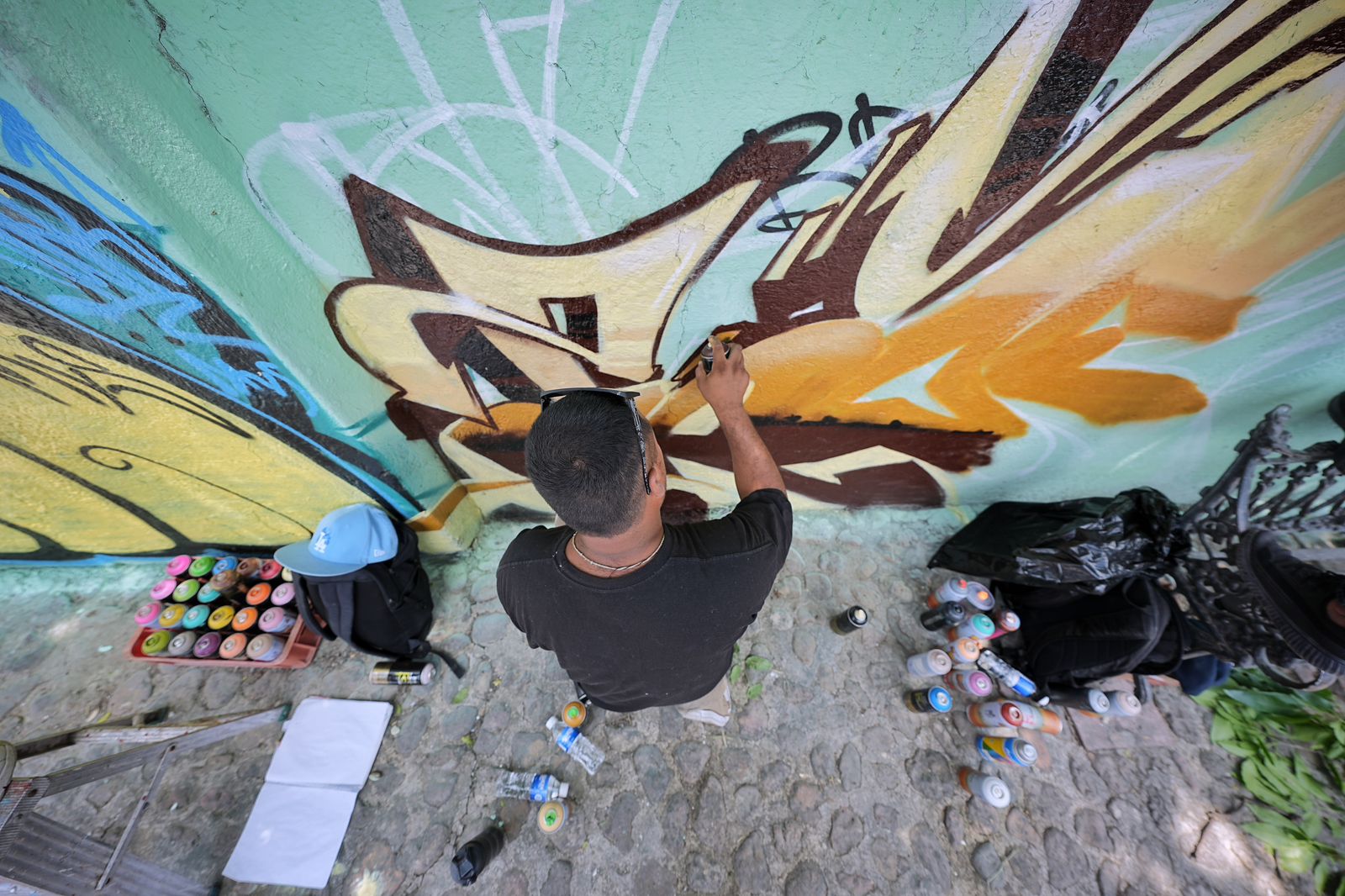 Imagen de Felifer Macías fortalece el arte urbano y el orgullo de barrio en Hércules 4