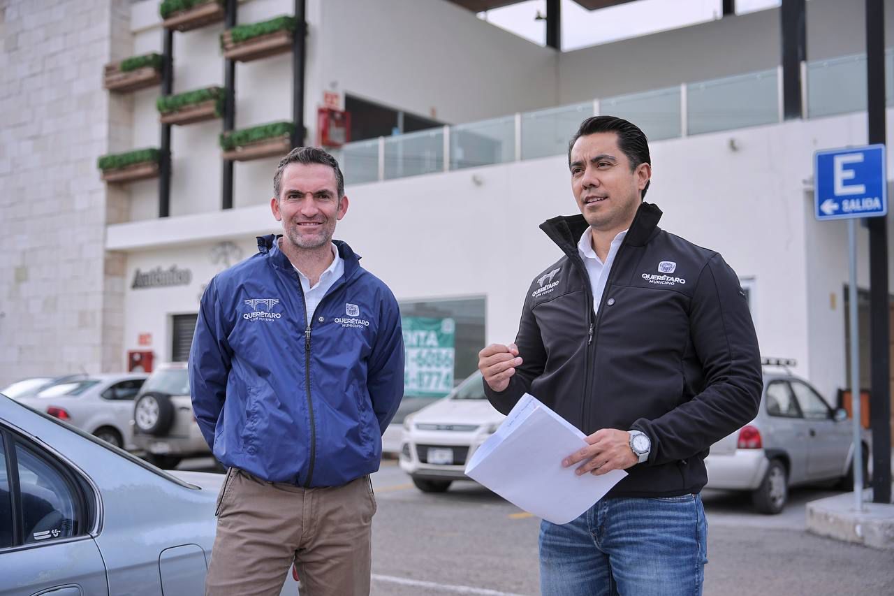 Imagen de Impulsa Felifer Macías el orden urbano y la certeza jurídica en plazas comerciales 9